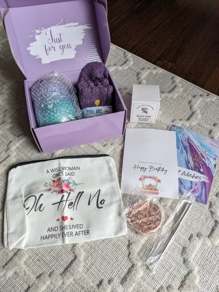 Gift Set - Picture 8 of 10